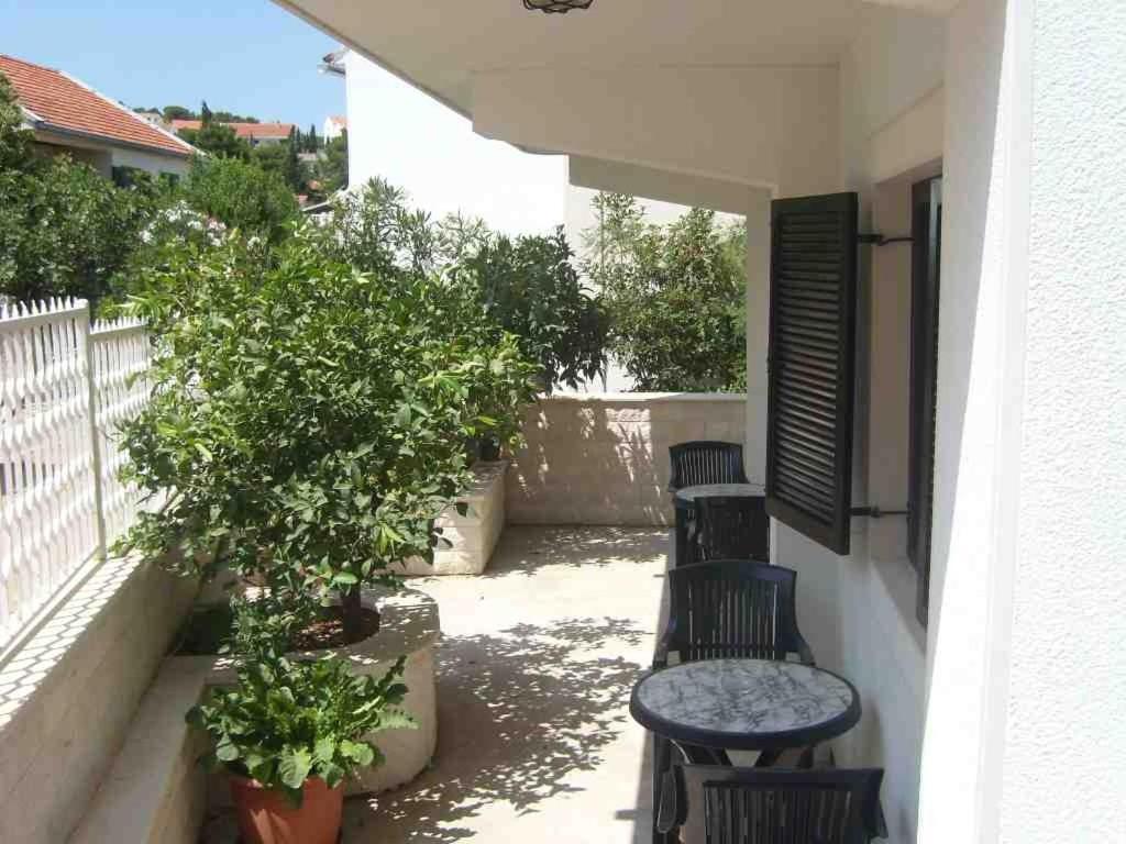 Apartments And Rooms By The Sea Sutivan, Brac - 2943 Ngoại thất bức ảnh