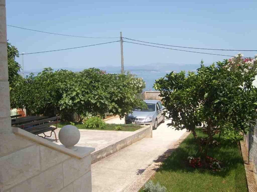 Apartments And Rooms By The Sea Sutivan, Brac - 2943 Ngoại thất bức ảnh