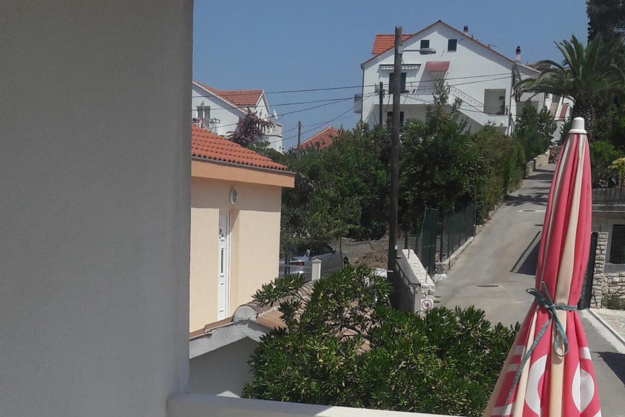 Apartments And Rooms By The Sea Sutivan, Brac - 2943 Ngoại thất bức ảnh