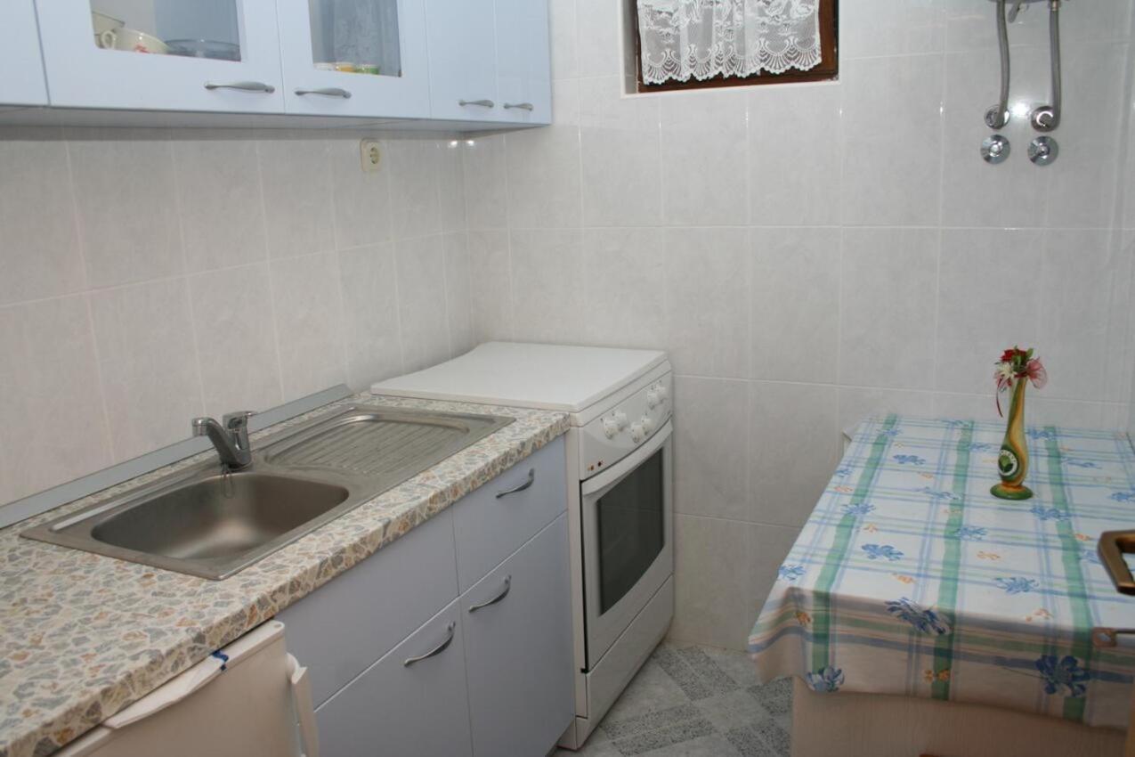 Apartments And Rooms By The Sea Sutivan, Brac - 2943 Ngoại thất bức ảnh