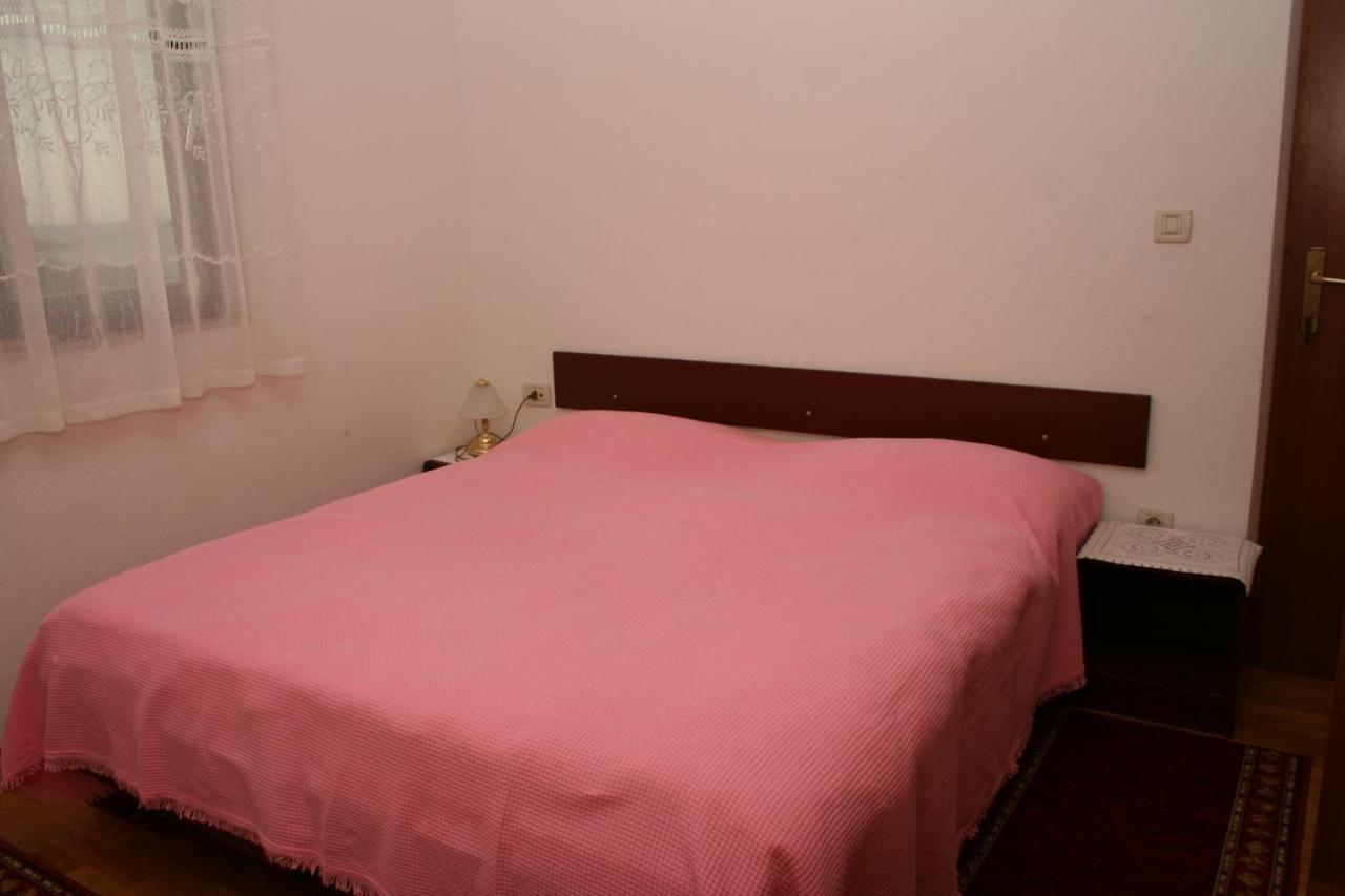 Apartments And Rooms By The Sea Sutivan, Brac - 2943 Ngoại thất bức ảnh