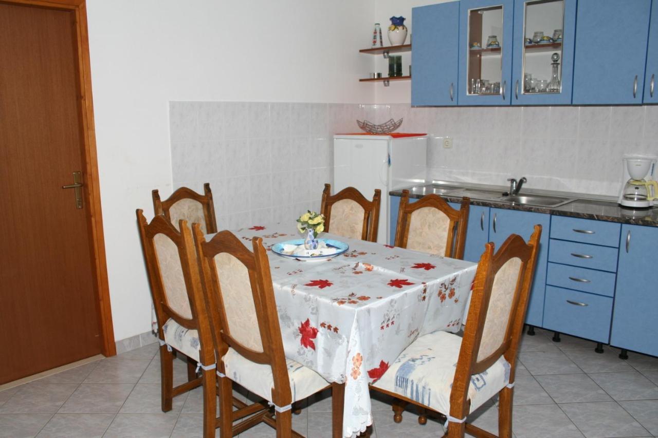 Apartments And Rooms By The Sea Sutivan, Brac - 2943 Ngoại thất bức ảnh