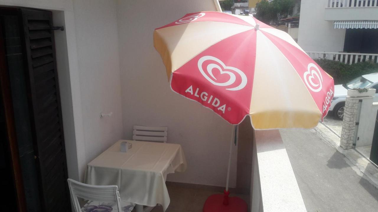 Apartments And Rooms By The Sea Sutivan, Brac - 2943 Ngoại thất bức ảnh