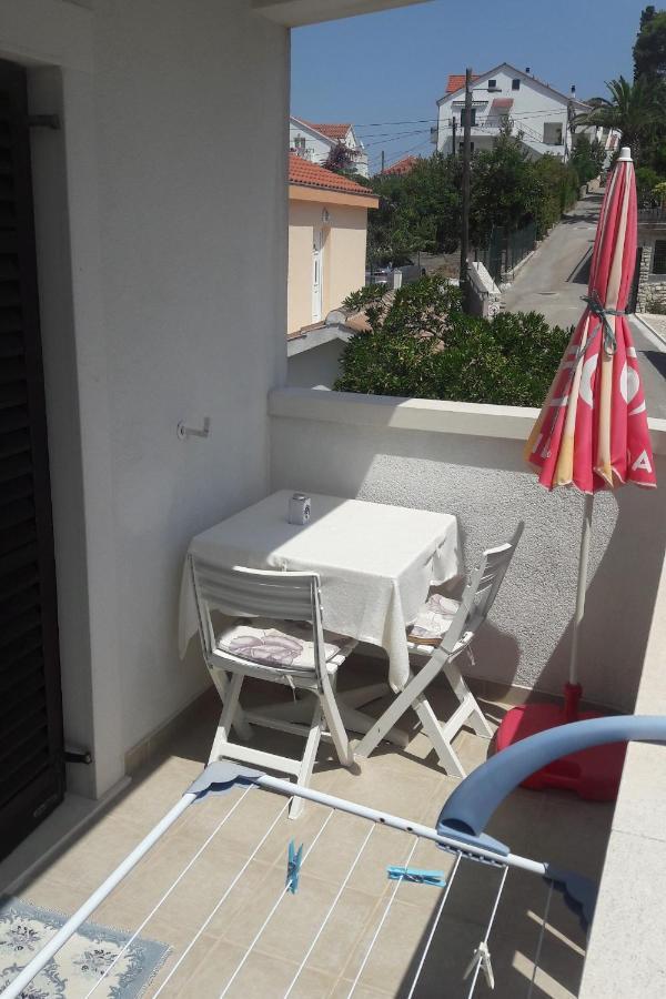 Apartments And Rooms By The Sea Sutivan, Brac - 2943 Ngoại thất bức ảnh