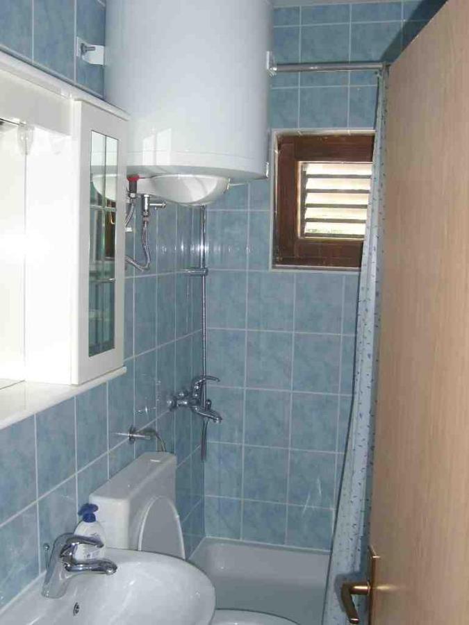 Apartments And Rooms By The Sea Sutivan, Brac - 2943 Ngoại thất bức ảnh